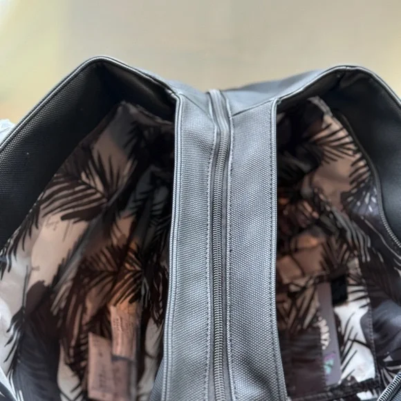 Lug Tempo Matte Luxe Tote Bag - black - Picture 3 of 5